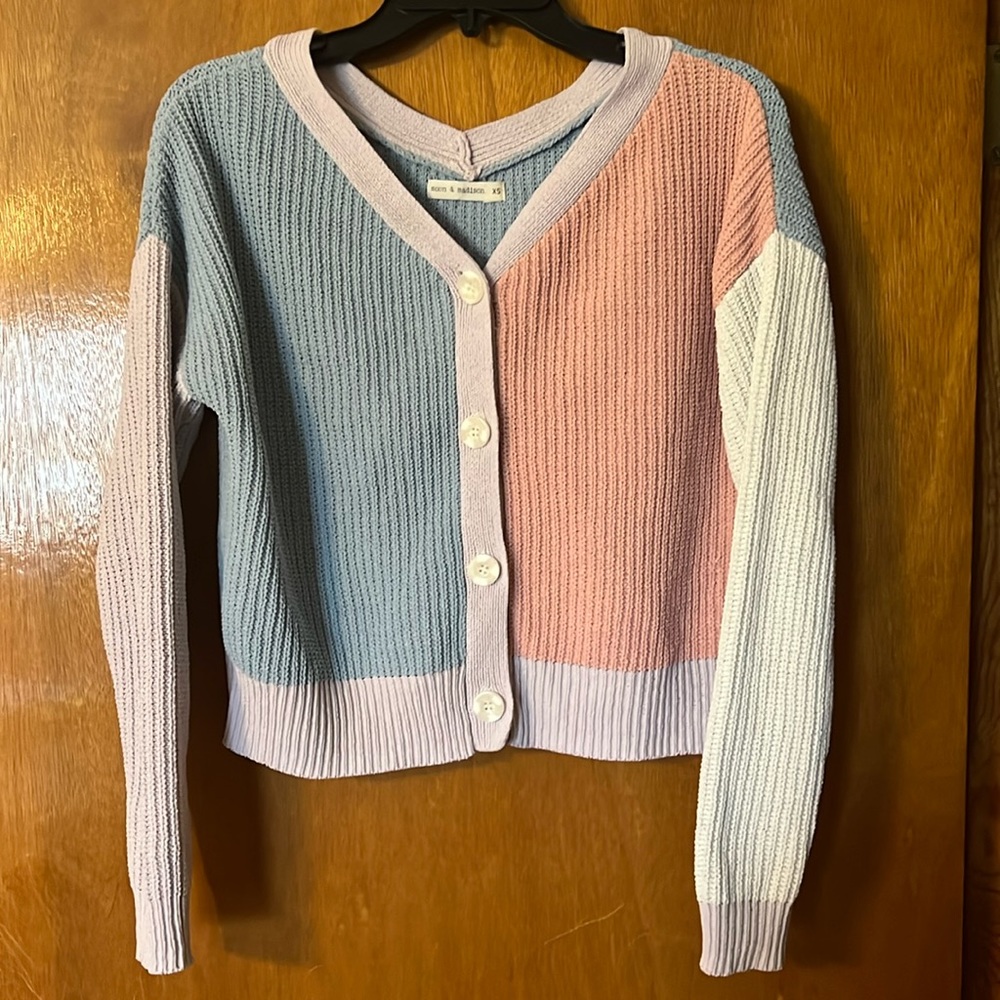 Moon & Madison XS color block sweater